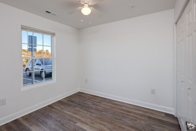 Building Photo - Hemingway Apartments