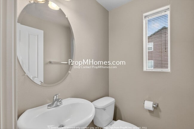 Building Photo - Cozy Two Bedroom Townhome in Amberglenn!