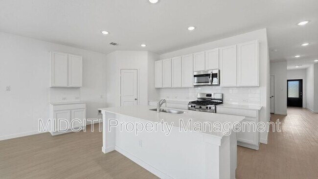 Building Photo - 1304 Apron Trl