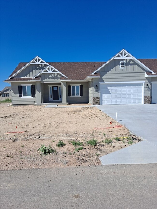 Building Photo - ALL PROSPECTIVE TENANTS MUST SUBMIT A $58 ...