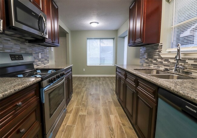 Building Photo - 2706 Orion Dr