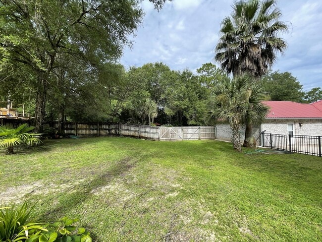 Building Photo - 205 Wedgewood Ln