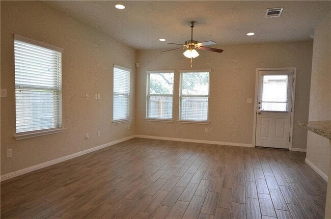 Building Photo - 2304 S Lakeline Blvd