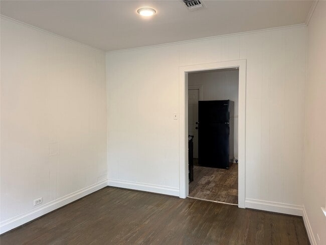 Building Photo - 1106 S Jackson St