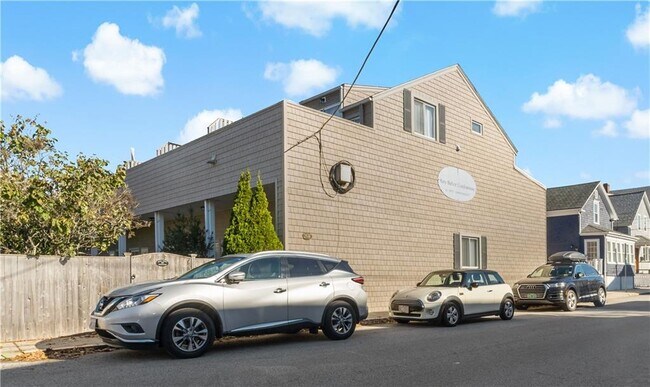 Building Photo - 26-30-30 W Narragansett Ave