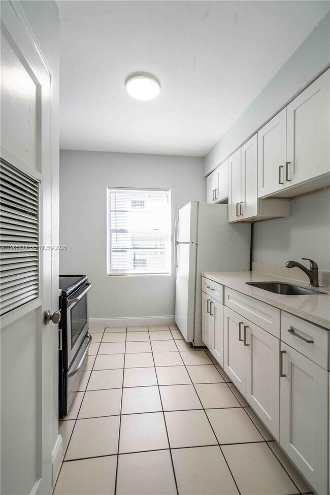 Building Photo - 439 NE 82nd St