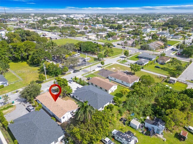 Building Photo - 667 NW 14th St