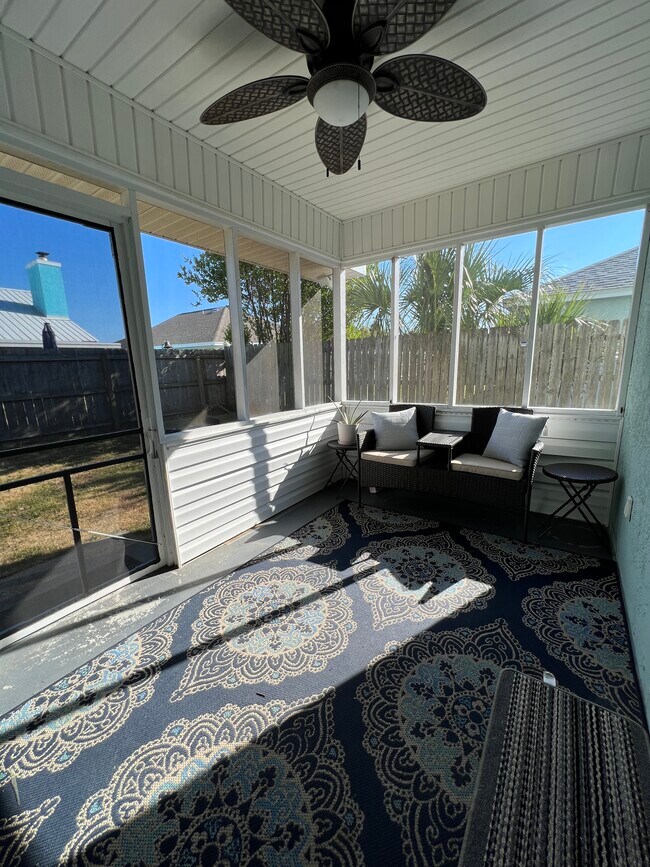 covered back porch - 115 Nautilus St