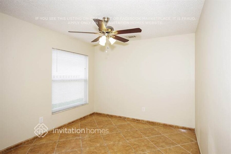Building Photo - 9472 Brackin St