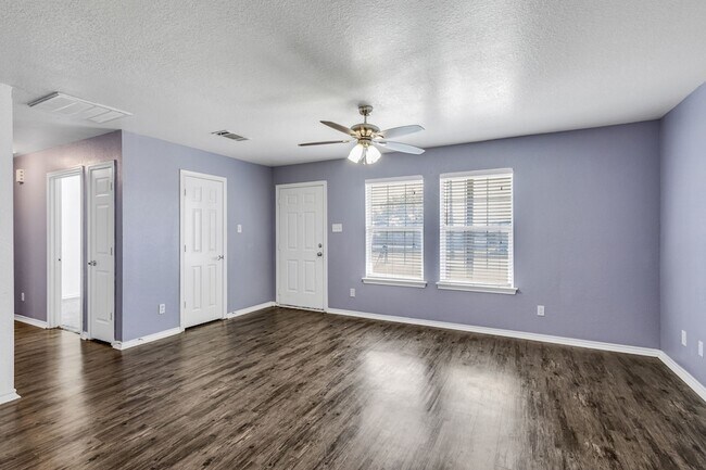 Building Photo - 211 Caddo St