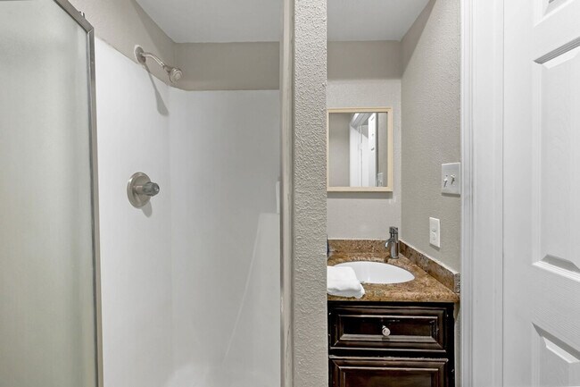 Building Photo - 6335 Tall Willow Dr