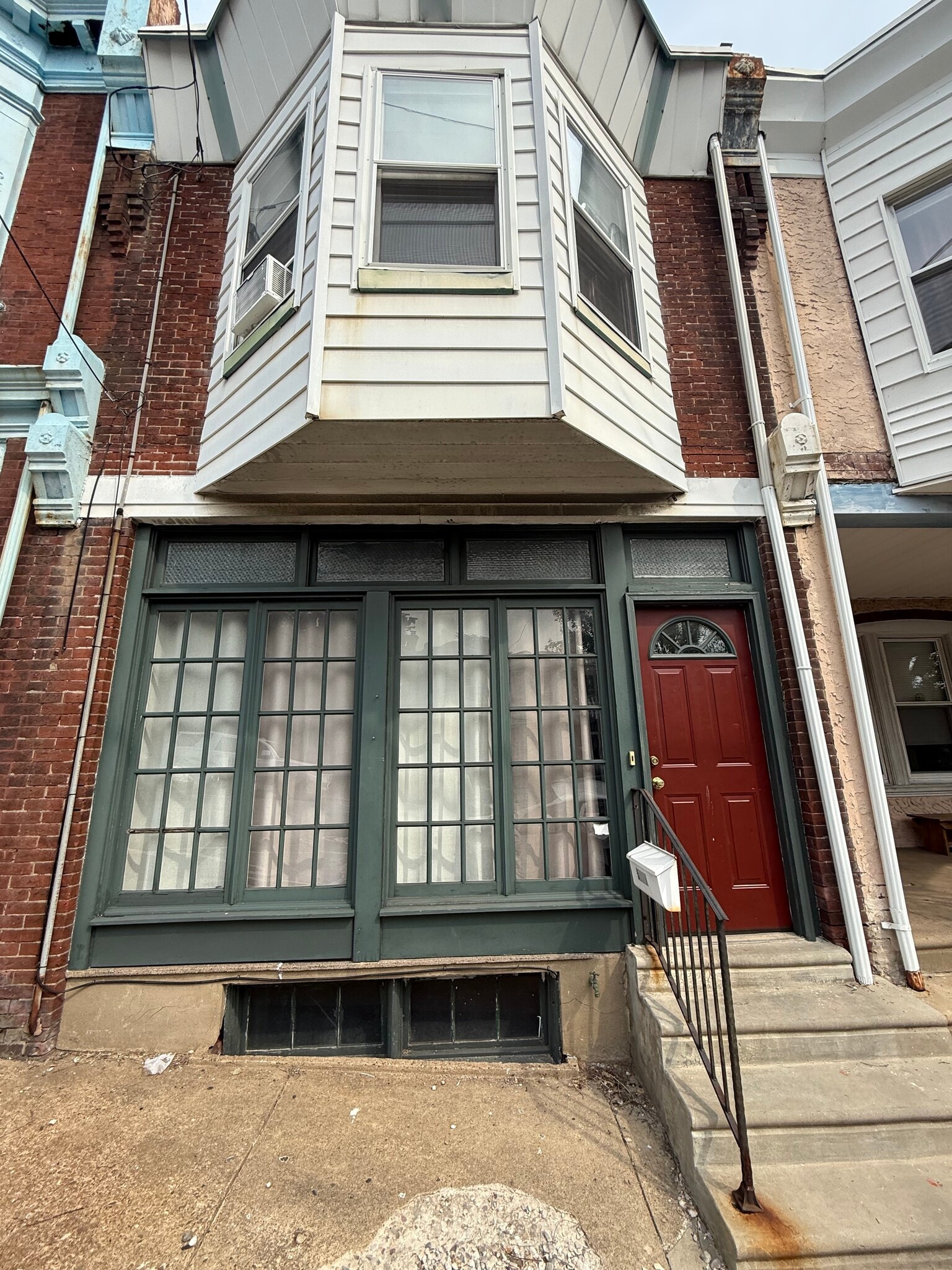Building Photo - 5271 Ridge Ave