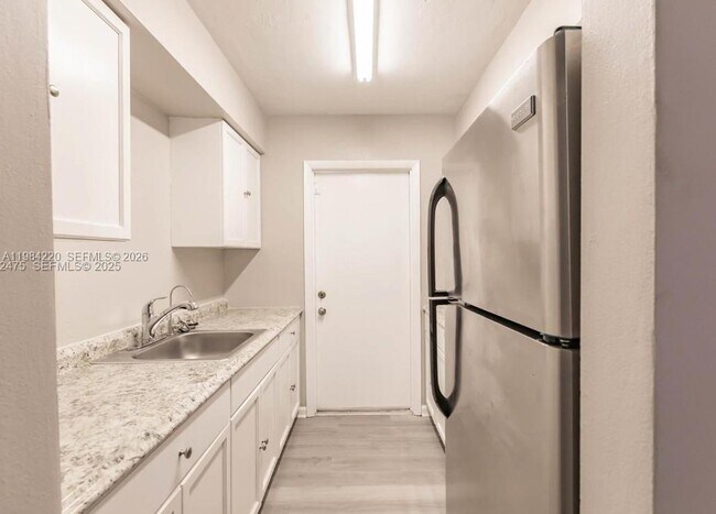 Building Photo - 1816 McKinley St