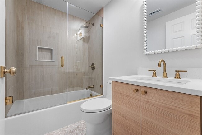 Building Photo - 7 Chatham Way