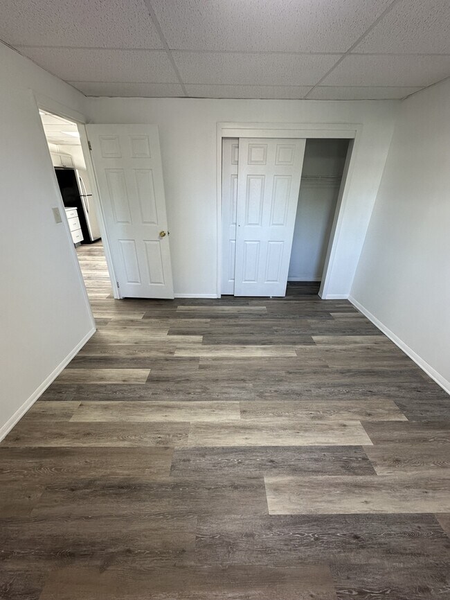 Building Photo - 113 E Middle St