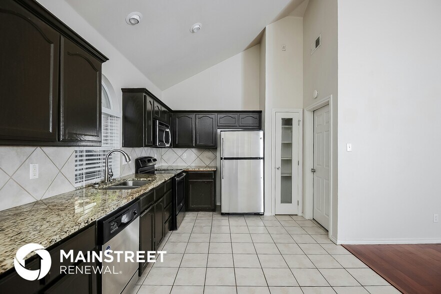 Building Photo - 2728 Bull Shoals Dr
