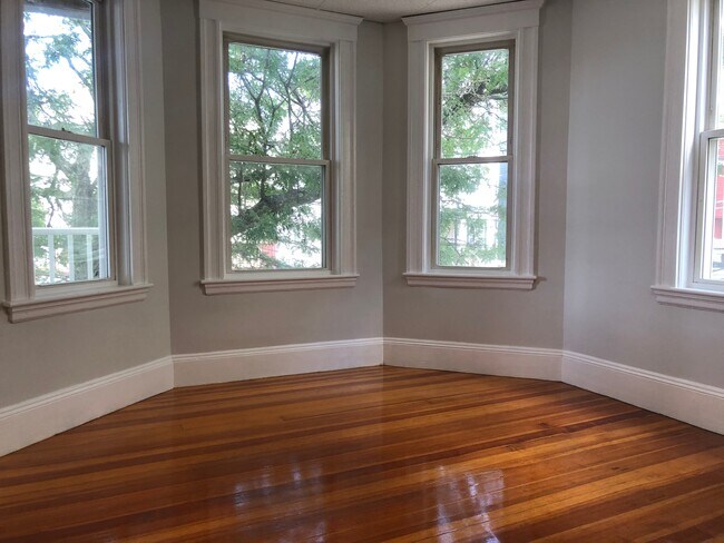 Building Photo - 90 Conwell Ave