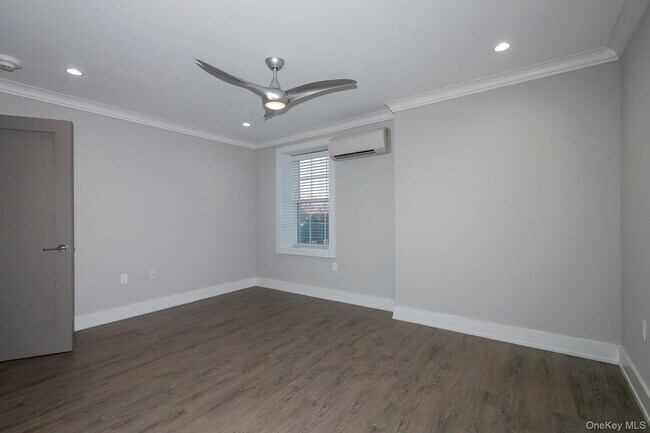 Building Photo - 75 Circle Dr