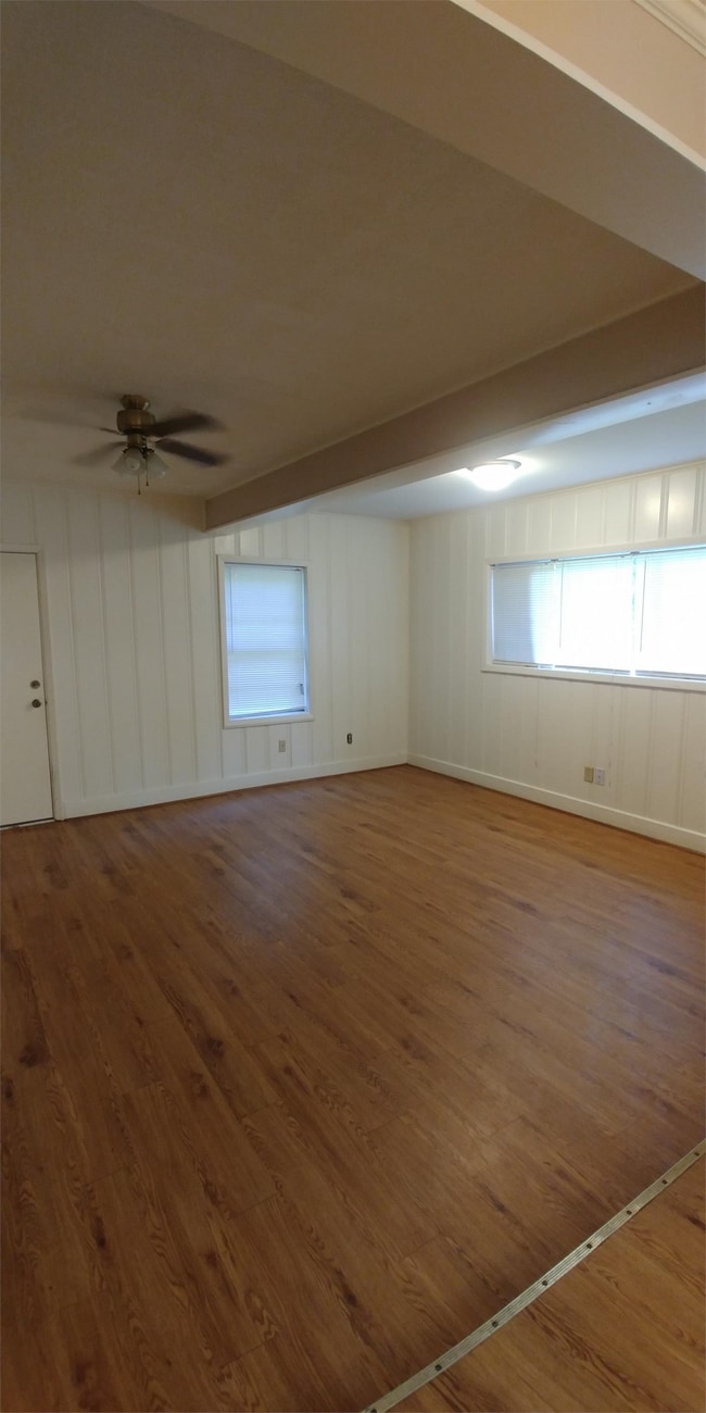 Building Photo - 104 Caladium St