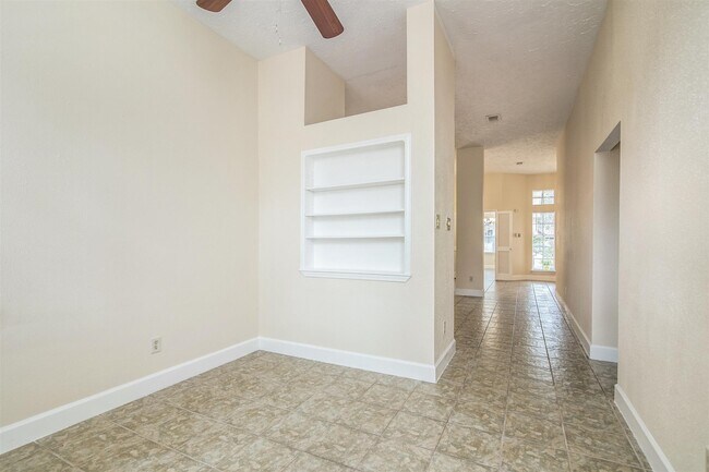 Building Photo - 5434 Garden Village Dr