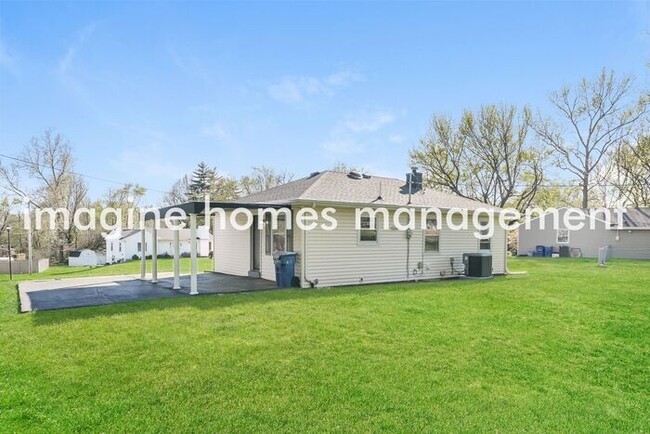Building Photo - 307 Essen Ln