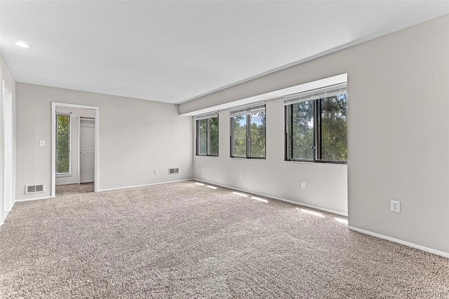 Building Photo - 5317 Fairway Ln