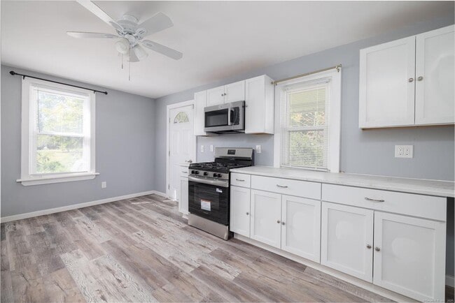 Building Photo - 27 Wood St