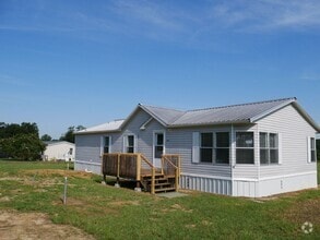 Building Photo - Adorable mobile home in Quitman