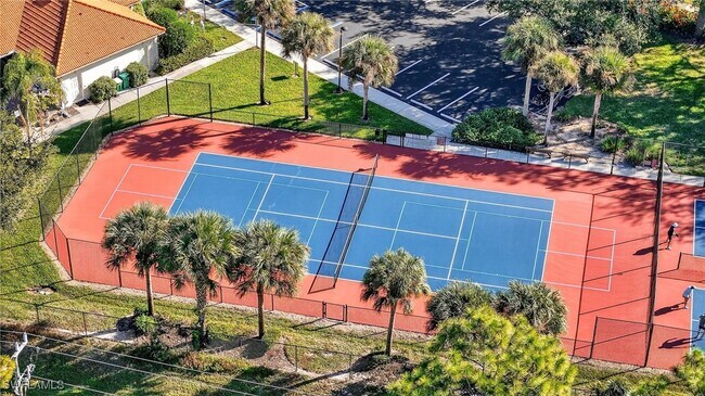 Building Photo - 209 Robin Hood Cir