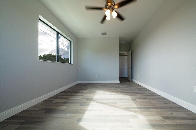 Building Photo - 333 NW 41st St