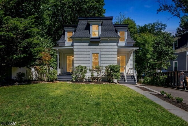 Building Photo - 58 Ridgeway Ave