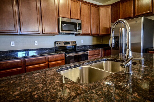 Building Photo - 3836 Manhattan Ave