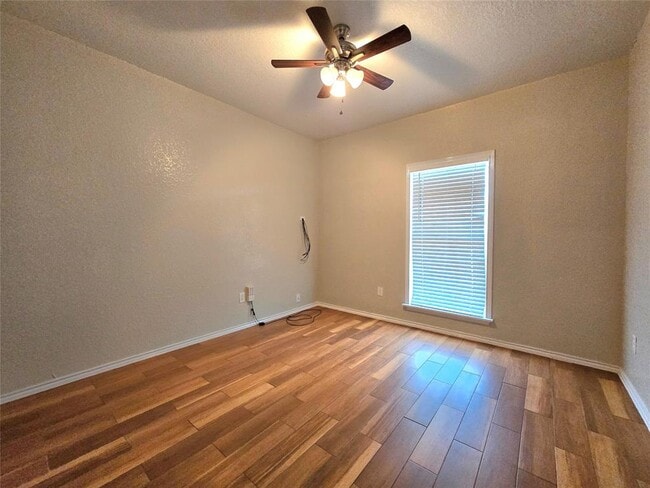 Building Photo - 6 Sunflower Cir