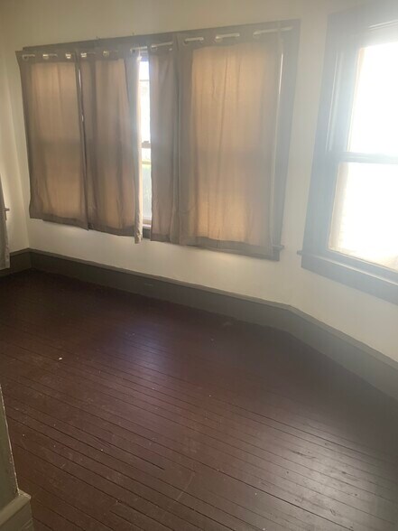 Building Photo - 850 S Franklin St