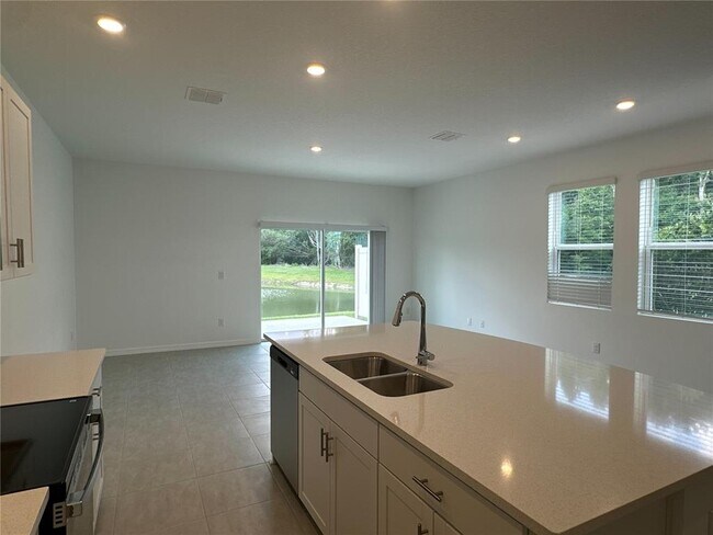 Building Photo - 2079 Hallier Cv