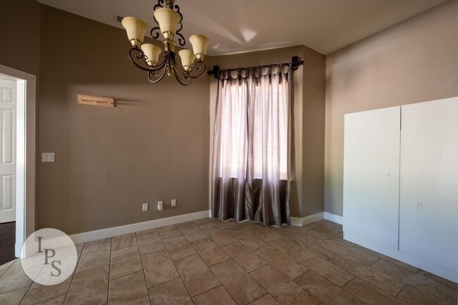 Building Photo - Charming 4BR/2BA Home in the Heart of Clovis Unified!