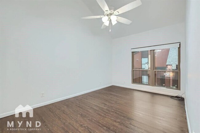 Building Photo - 7152 Fair Oaks Ave