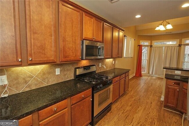 Building Photo - 1360 East Gate Ct SE