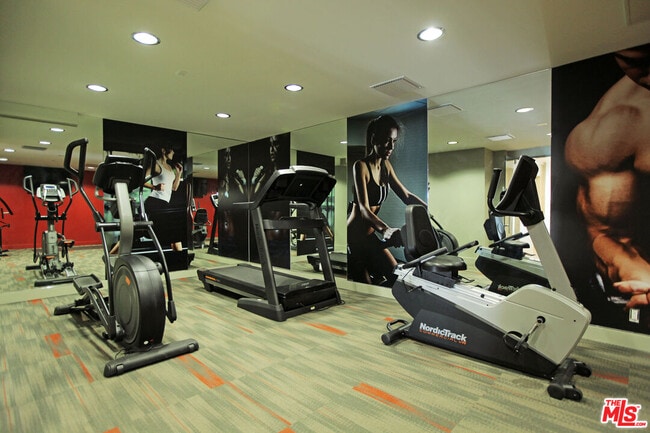 Building Photo - 11657 Chenault St