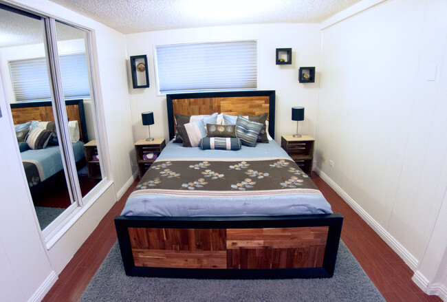 Bedroom, previous flooring. - 6308 Vista del Mar