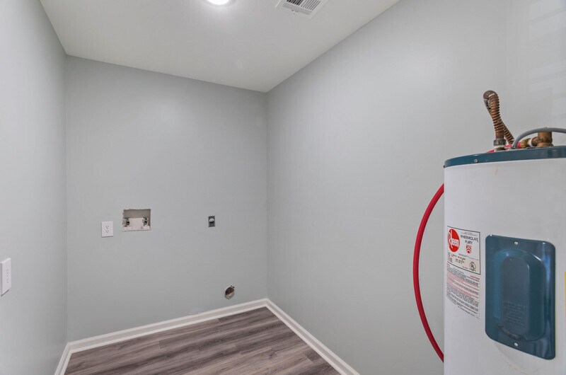 Building Photo - 109 Center Cir