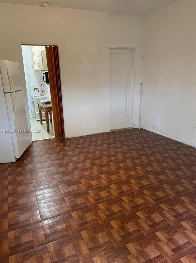 Building Photo - 6830 Harding Ave