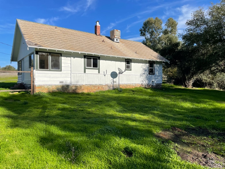 Building Photo - 112 Live Oak Knolls