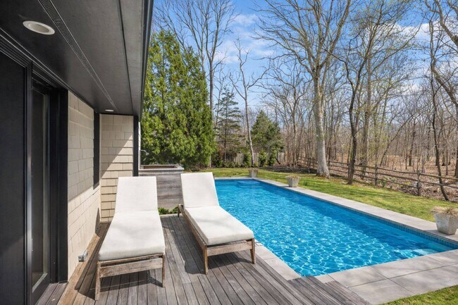 Building Photo - 24 Lilla Ln