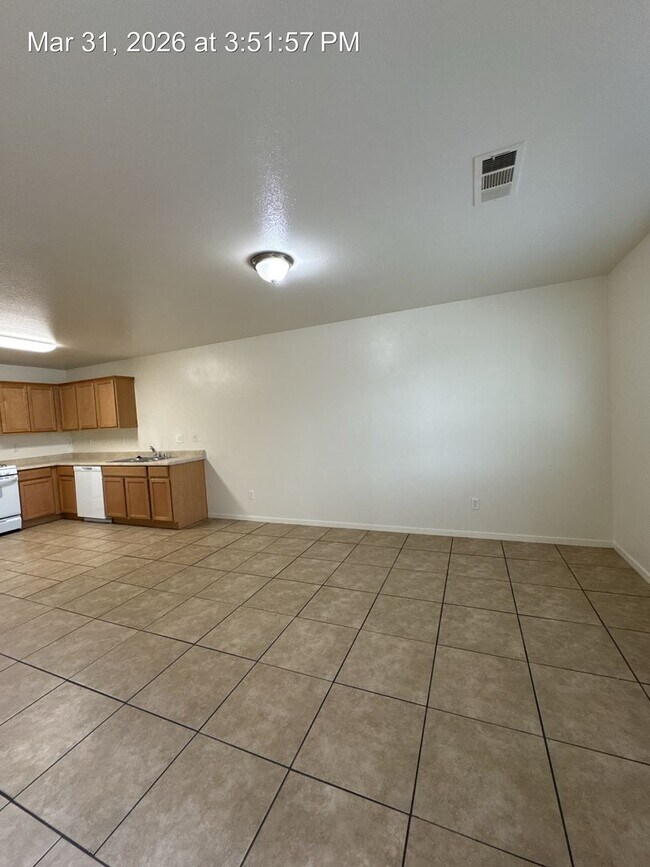 Building Photo - 4048