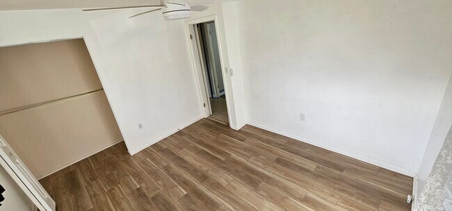 Building Photo - 370 Hunt Dr