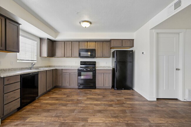 Building Photo - 734 E 500 S