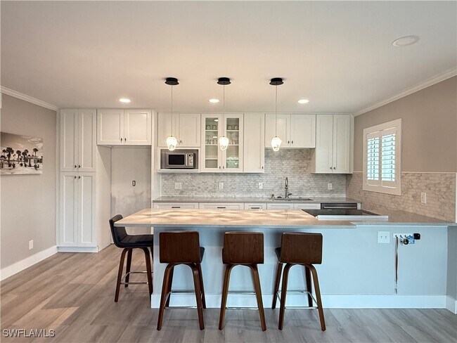 Building Photo - 1100 Gulf Shore Blvd N