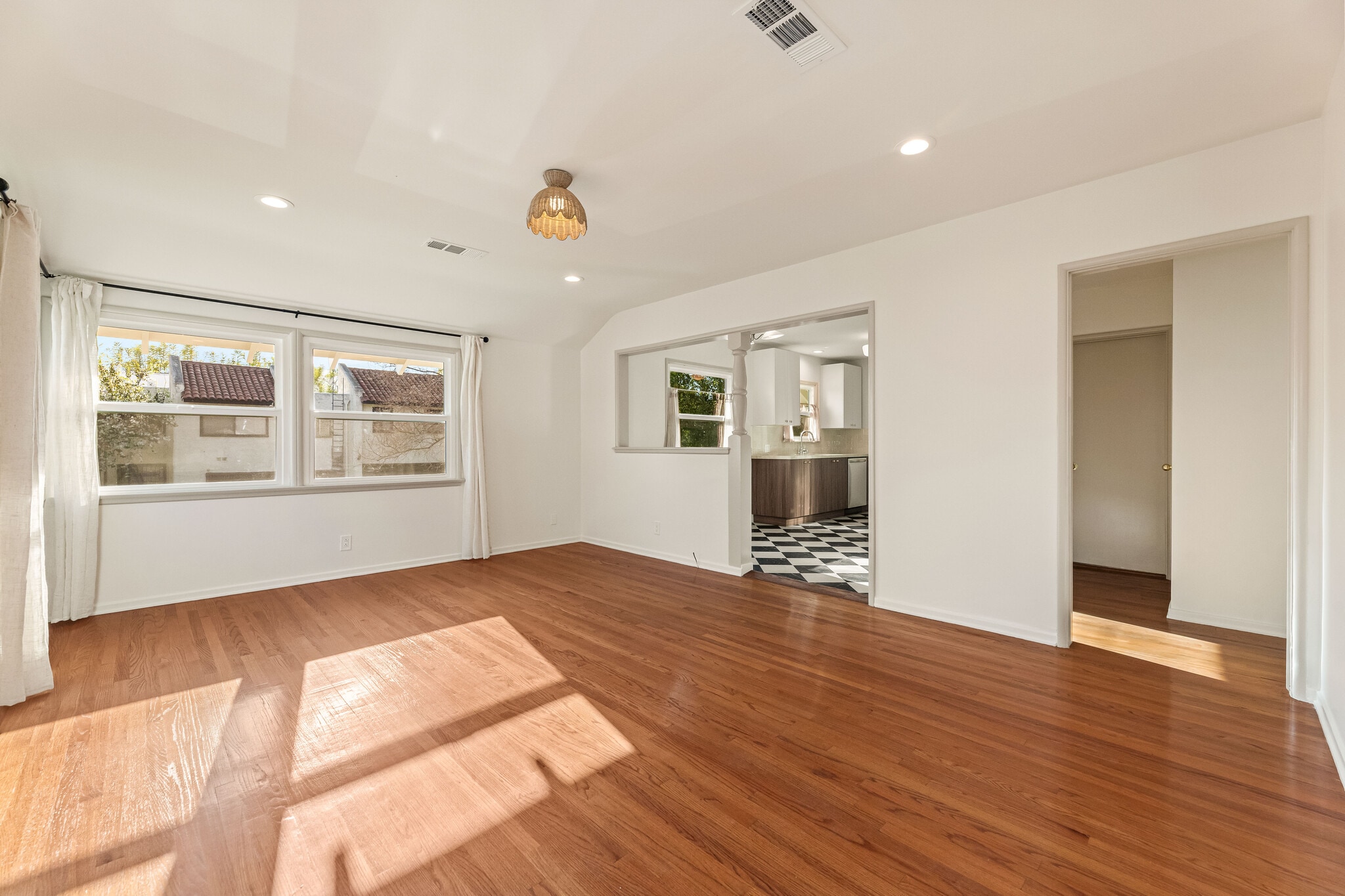 Building Photo - 3205 Fairesta St