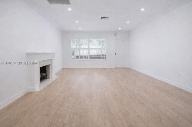 Building Photo - 100 SW 30th Rd